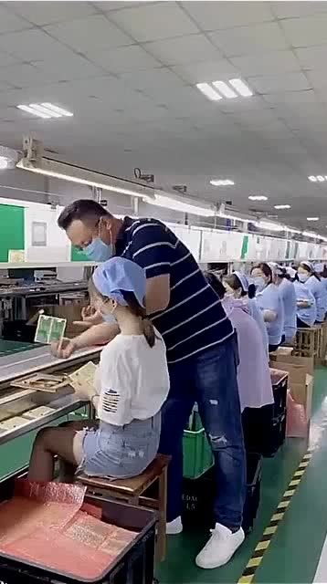 別再說電子廠沒有出息，十年后二舅竟成廠里股東，年入一套房 新一代家用電器的研發之路